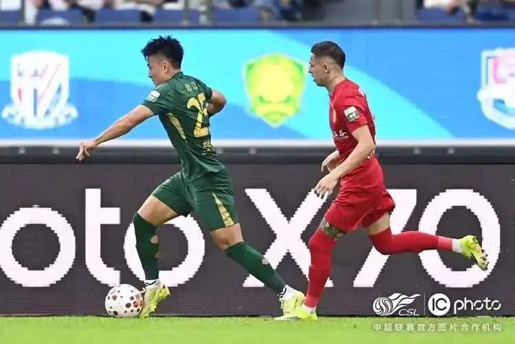 CBA联赛：辽宁本钢 VS 新疆伊力特